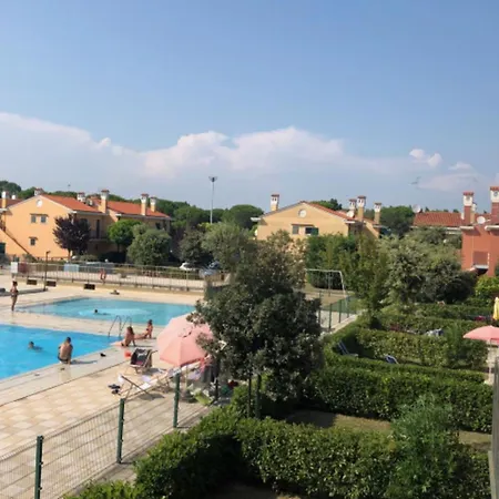 Perfect Family Getaway In With Pool Apartment