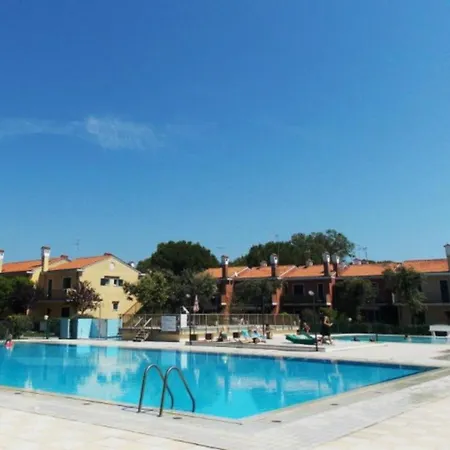 Perfect Family Getaway In With Pool Apartment